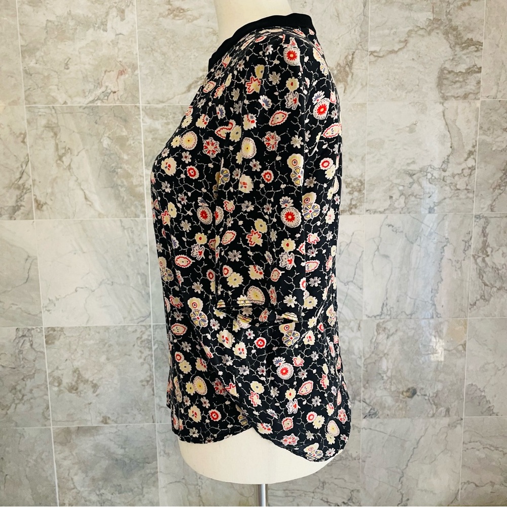 Elizabeth and James Black Floral Silk Short Sleeve Tee - Picture 5 of 7